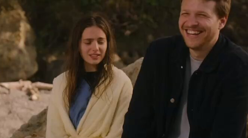 Burak Y&ouml;r&uuml;k'&uuml;n sevgilisi kim? O da tanıdık &ccedil;ıktı