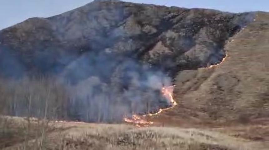 Oltu&rsquo;da &ouml;rt&uuml; yangını korkuttu