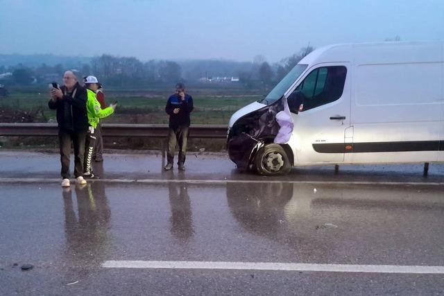 Otomobil ile minibüs çarpıştı: 4 yaralı 1