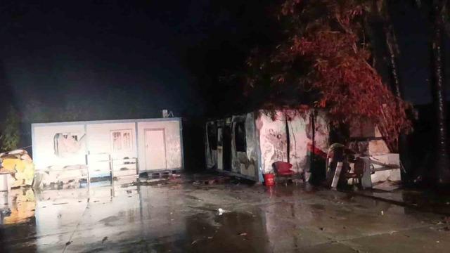 Yıldırım yangına sebep oldu konteyner küle döndü 2