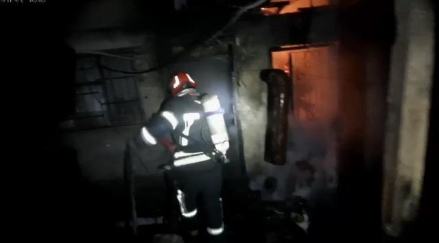 Osmaniye’de iki katlı ahşap binadaki yangın söndürüldü 1