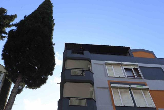 Antalya’da teras katta çıkan yangın paniğe neden oldu 3