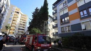 Antalya’da teras katta çıkan yangın paniğe neden oldu