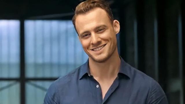 Selin Yağcıoğlu sevgilisi Kerem Bürsin'i paylaştı! Aşk pozu gündemde