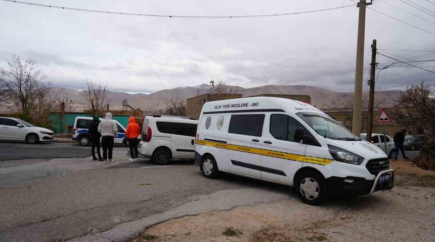 23 yaşındaki genç, metruk binada ölü bulundu