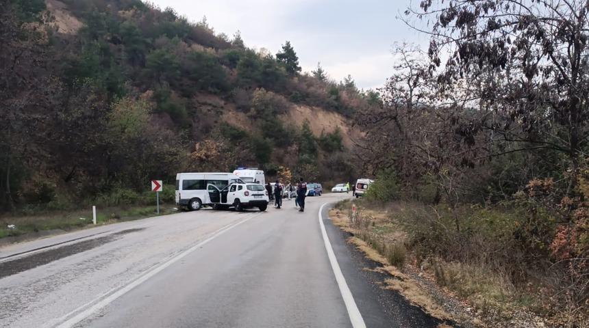 Tokat'ta 3 aracın karıştığı zincirleme trafik kazası: 8 yaralı