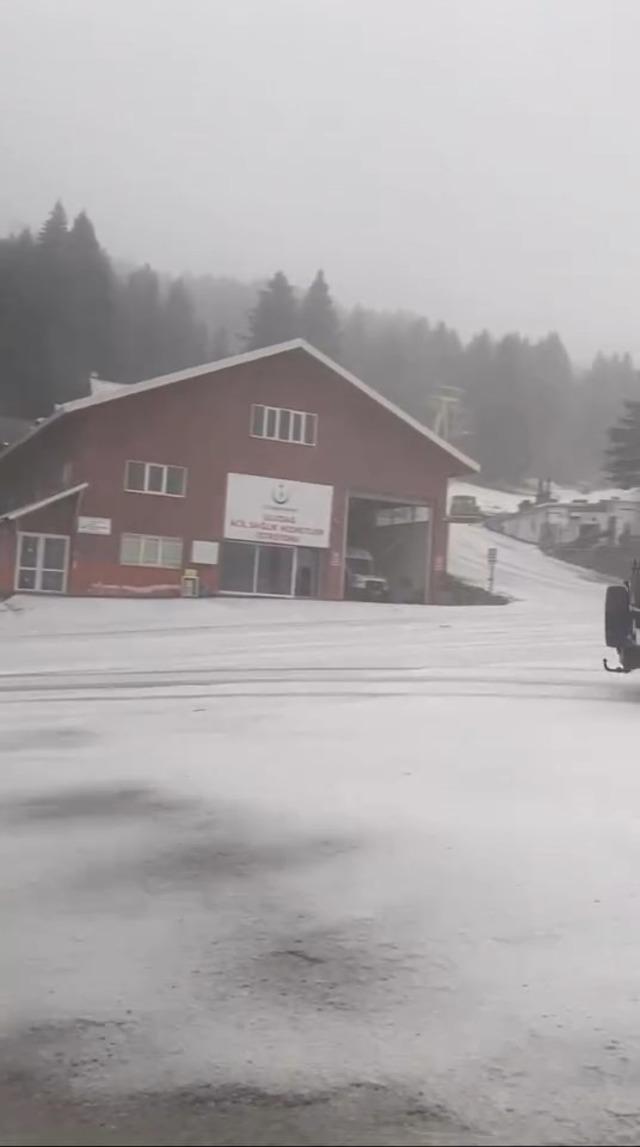 Uludağ’da kar yağışı etkisini gösterdi 1