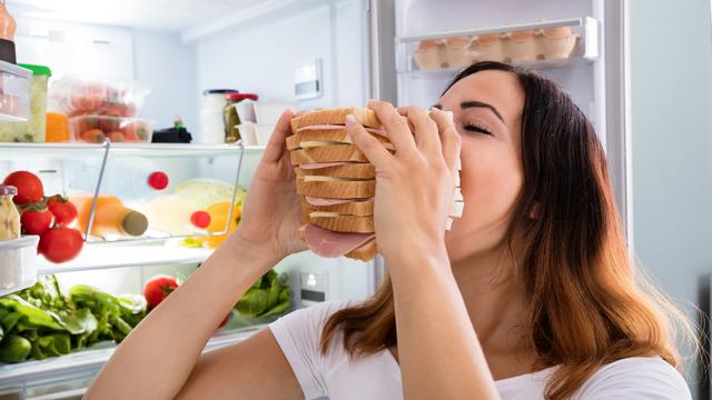 Yeme psikolojisi: Neden tok olsak da yeriz?