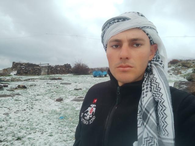 Afyonkarahisar’ın 1300 rakımlı yaylasına mevsimin ilk karı düştü 2