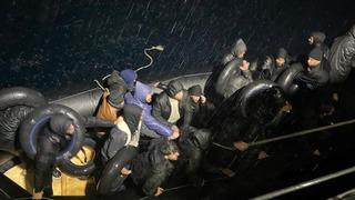 İzmir açıklarında 26 düzensiz göçmen kurtarıldı