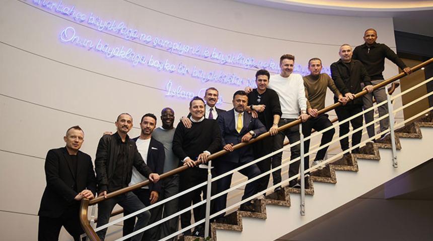 Fenerbah&ccedil;e&rsquo;nin eski yıldızları derbi &ouml;ncesi bir araya geldi