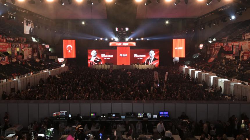 CHP'nin PM ve YDK &uuml;yeleri belli oldu! &Ouml;zg&uuml;r &Ouml;zel'in listesi onay aldı