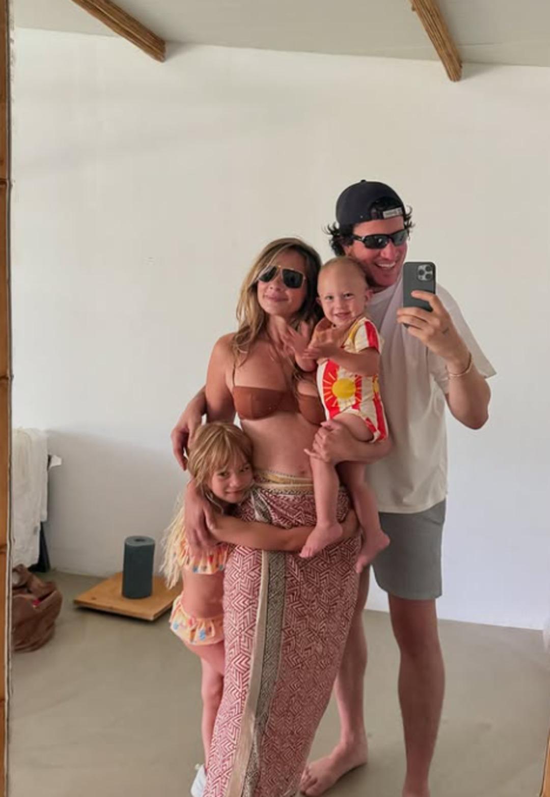 Müge Boz ve Caner Erdeniz Türkiye yi terk etti! Gerekçeleri eleştiri aldı 2