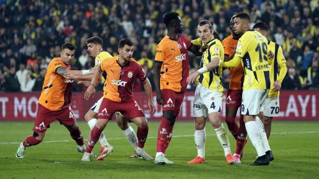 Fenerbahçe-Galatasaray derbisinde sürpriz konuk! O da tribünde olacak