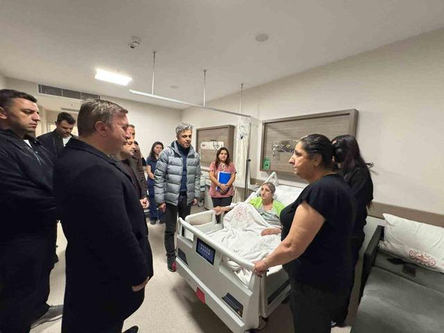 Vali Aydoğdu’dan hastalara moral ziyareti 1