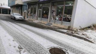 Diyadin’e mevsimin ilk karı düştü