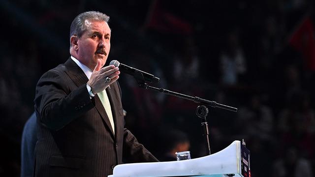 Evlenmeyenler memur olmasın çıkışı! 'Kasaptan et almıyorum, kuzu kesiyorum' diyen Mustafa Destici yine sahnede