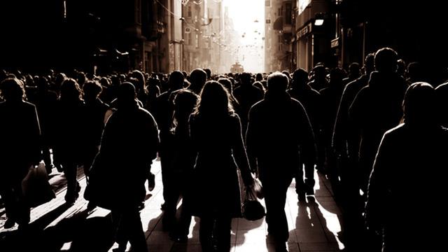 Oxford, 2025’in kelimesini açıkladı: Sosyal medyanın kara yüzü 2025’in kelimesi oldu