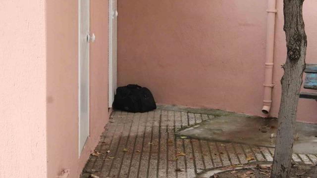 Camii avlusunda şüpheli çanta paniği