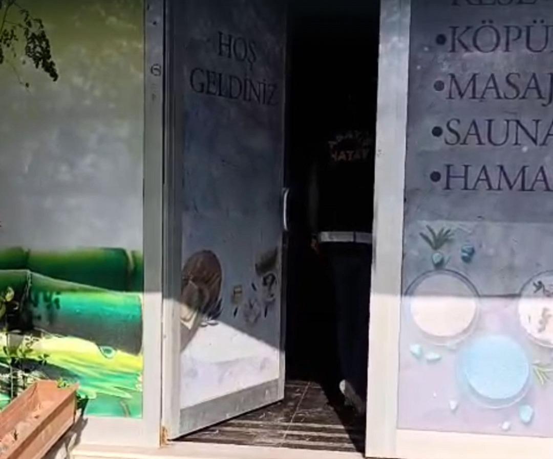 Dolabın arkasındaki gizli bölmeden fuhuş çıktı! 9 u birden yakalandı 6