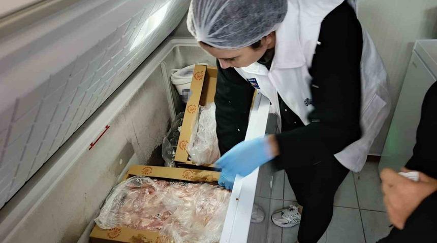 Kemer&rsquo;de zabıtadan restoran ve kafelere denetim