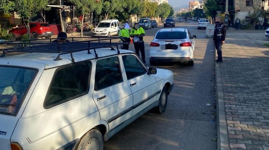 Kozan&rsquo;da &ccedil;eşitli su&ccedil;lardan yakalanan 3 şahıs cezaevine g&ouml;nderildi