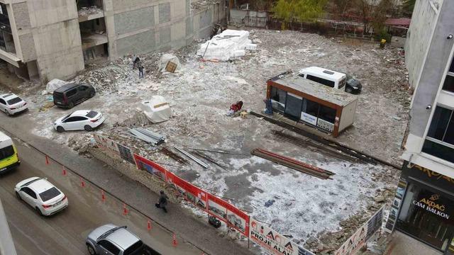 Van’da dolu yağışı şehri beyaza bürüdü 1