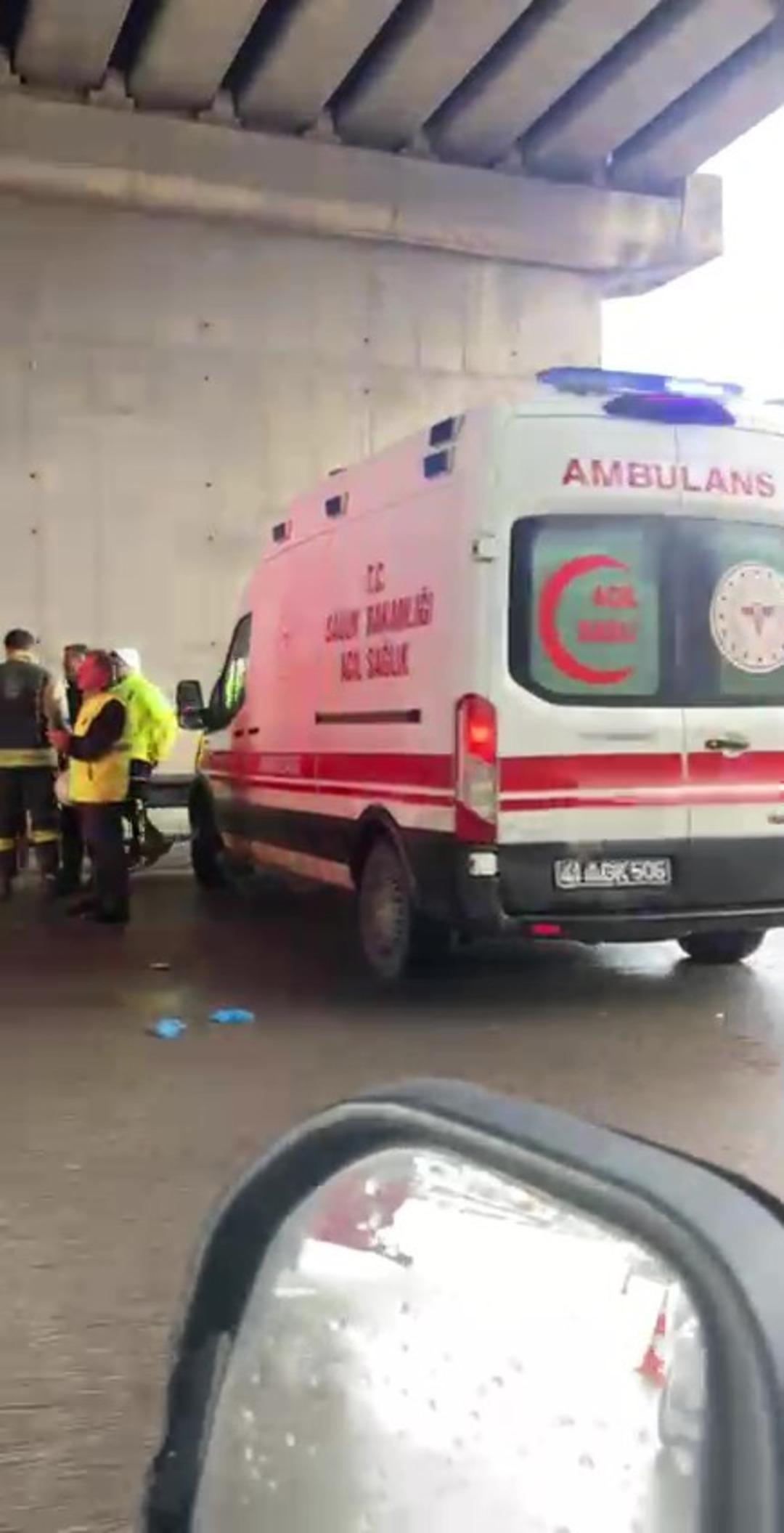 TEM de korkunç kaza: 23 yaşındaki şoför kendi kullandığı tırın altında can verdi! 1