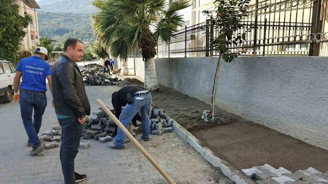 Bozdoğan Belediyesi, okullarda çevre düzenlemelerini sürdürüyor