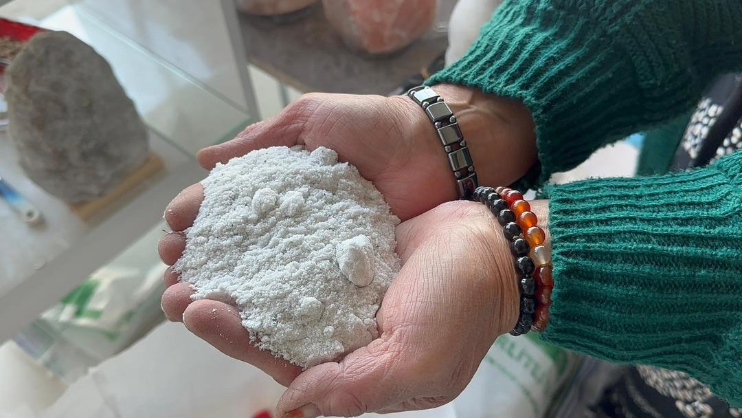 4 &ccedil;ocuk annesi kadının meşhur tuzla gelen başarısı: 6 yıldır bu y&ouml;ntemle ge&ccedil;imini sağlıyor 6