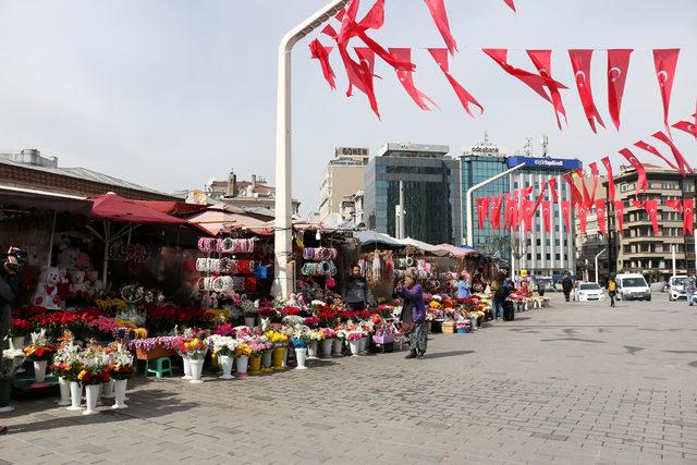 Taksim'deki yerleri değişecek çiçekcilerden 