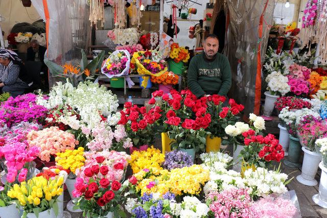 Taksim'deki yerleri değişecek çiçekcilerden 