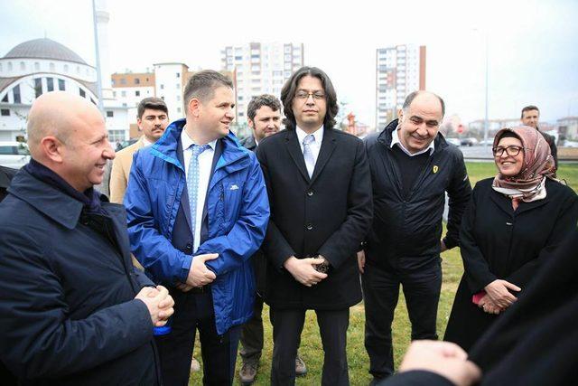 Başkan Çolakbayrakdar, tıp bayramını fidanlarla taçlandırdı