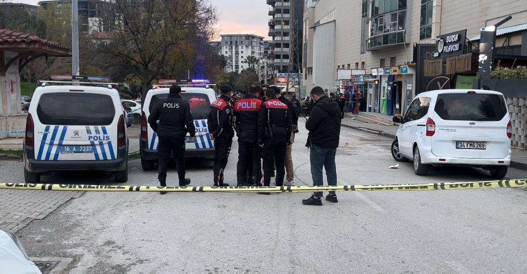 Bursa da silahlı saldırı! &Ccedil;ok sayıda yaralı var 1