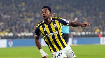 Jhon Duran Fenerbahçe'yi ipten almaya devam ediyor!