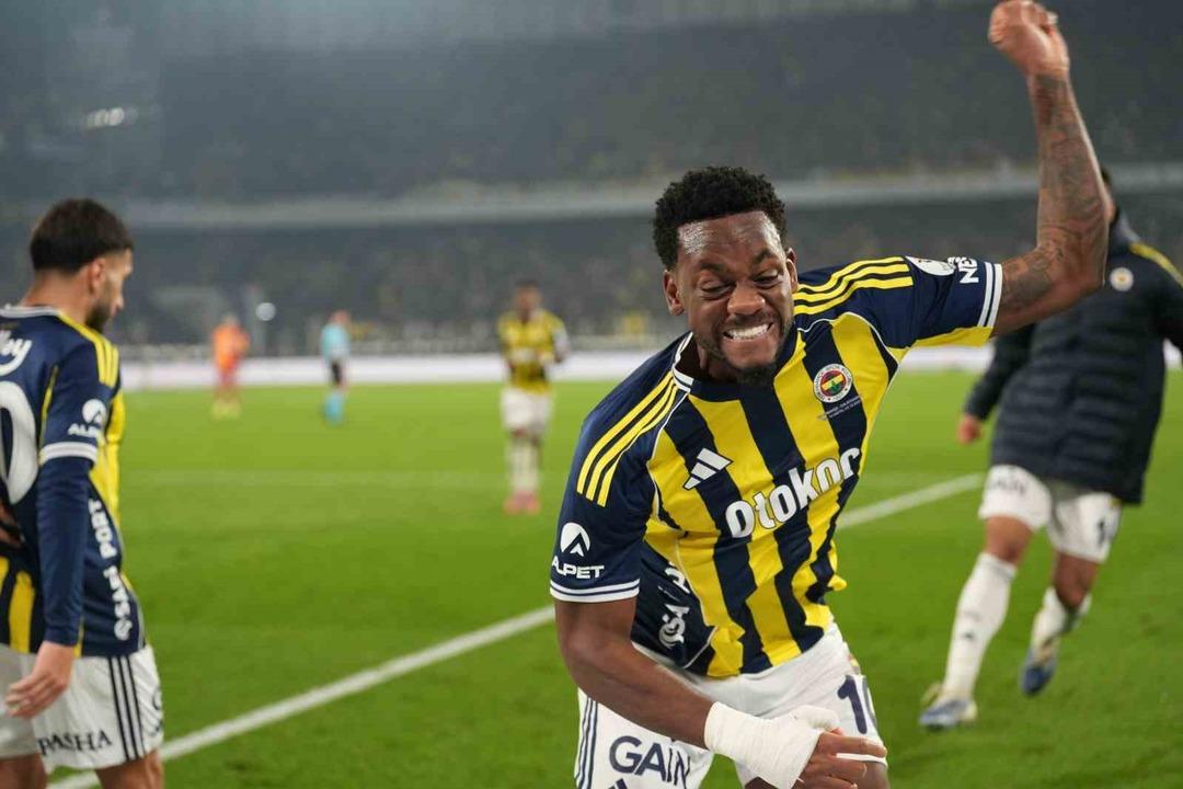 Jhon Duran Fenerbah&ccedil;e yi ipten almaya devam ediyor! 1