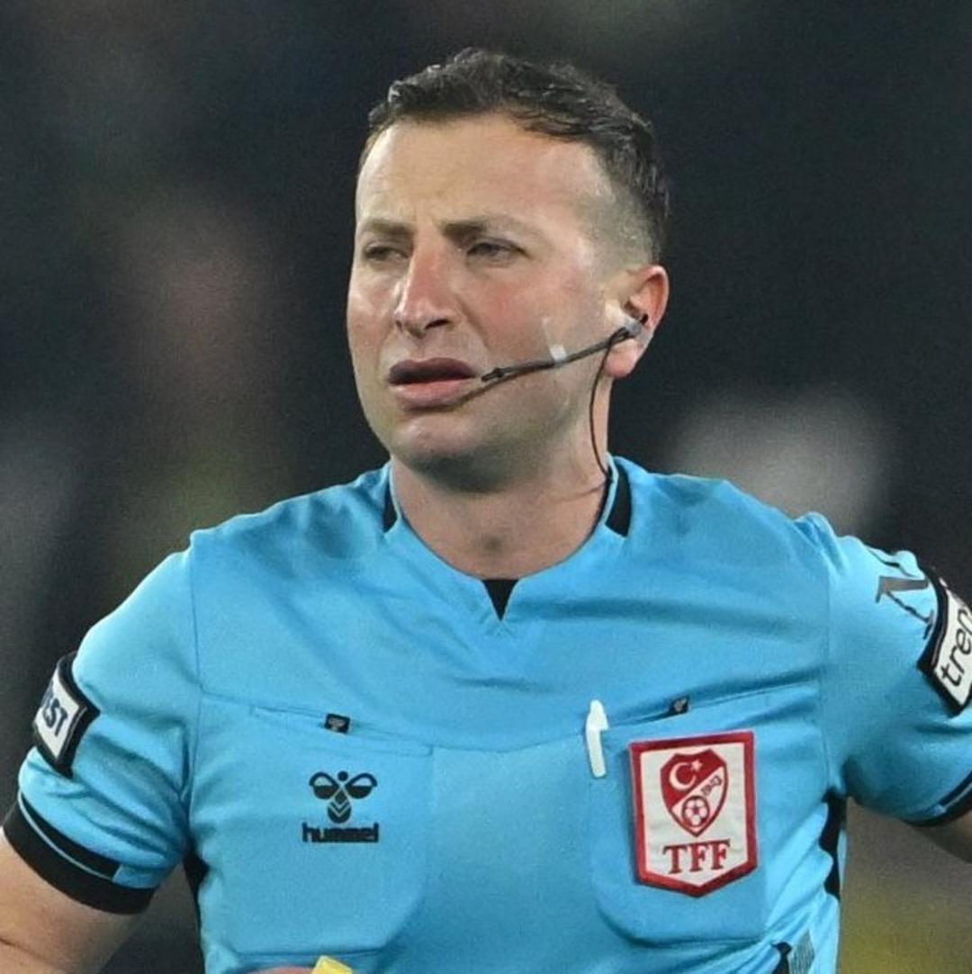 Metin &Ouml;zt&uuml;rk hakem Yasin Kol a y&uuml;klendi!   Yazıklar olsun   3