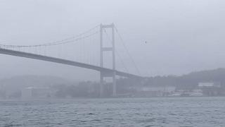 İstanbul'da sis! Boğazda gemi trafiği askıya alındı