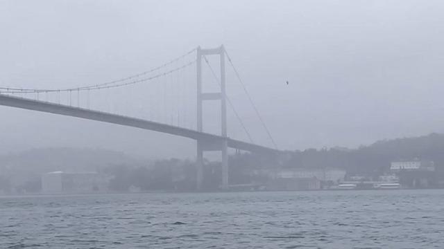 İstanbul'da sis! Boğazda gemi trafiği askıya alındı