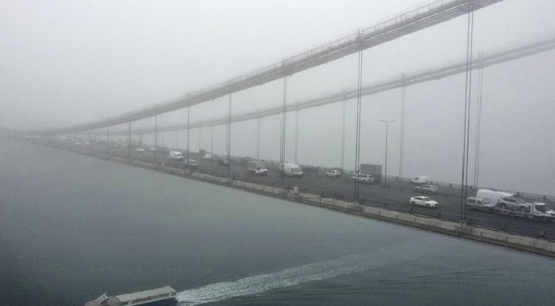 İstanbul da sis! Boğazda gemi trafiği askıya alındı 1