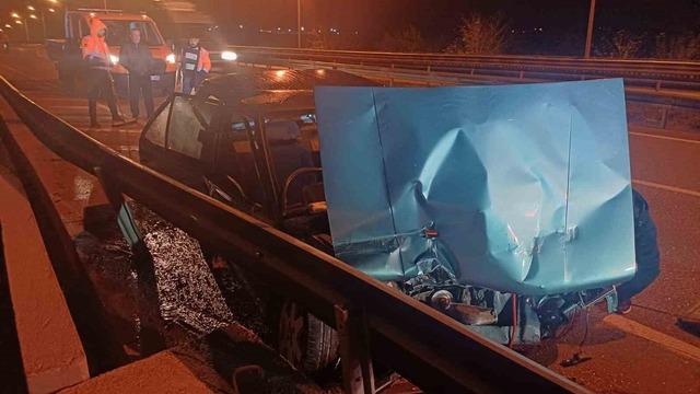 Çorum’da otomobil bariyerlere çarptı: 1 yaralı