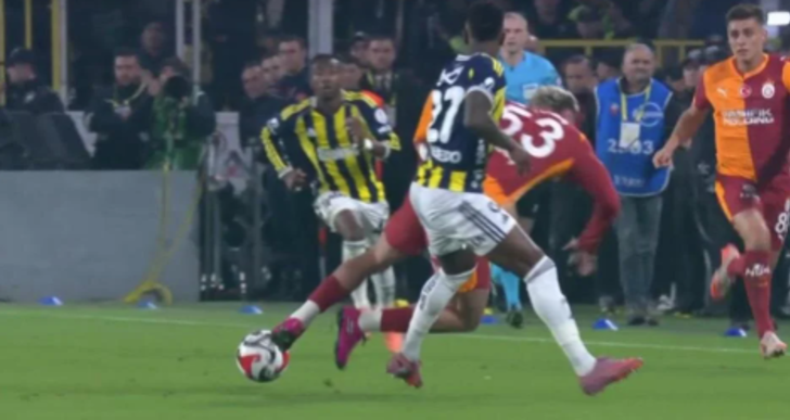 Derbi sonrası beIN Trio ekibi pozisyonları tek tek değerlendirdi: Kırmızı çıksa VAR karışmazdı! G3