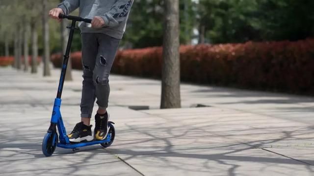 Bakan Uraloğlu duyurdu! Elektrikli skuter yönetmeliğinde değişiklik