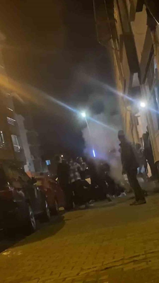 Bolu’da sokak ortasında kavga: Taraflar güçlükle ayrıldı 1