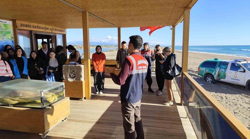 Jandarma&rsquo;dan &ccedil;evre koruma eğitimi ve kıyı temizliği