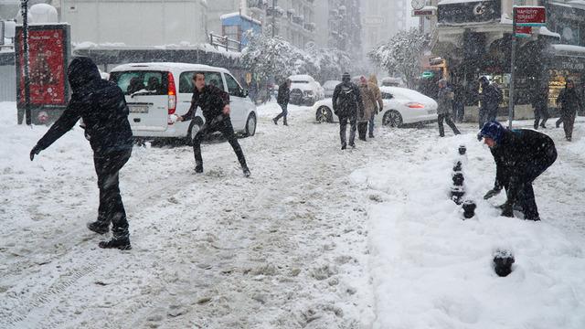 AKOM beklenen tarihi açıkladı: İstanbul'a kar yağışı geliyor!