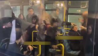 Metrobüste "Sapık mısın" sen diye bağırarak saldırdı! Taciz iddiası ortalığı karıştırdı