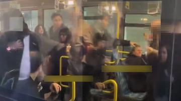 Metrobüste "Sapık mısın" sen diye bağırarak saldırdı! Taciz iddiası ortalığı karıştırdı