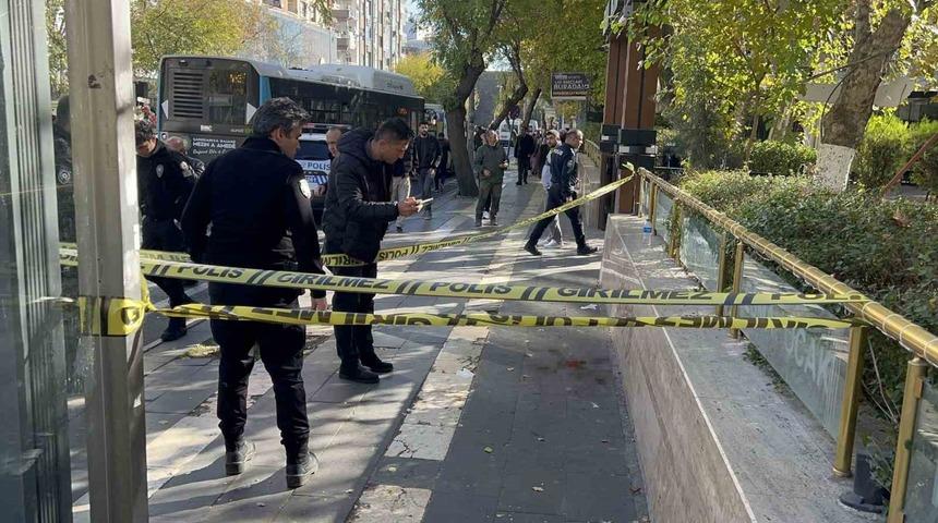 Eşini rahatsız eden adama tuzak kurup ayağından kurşunladı