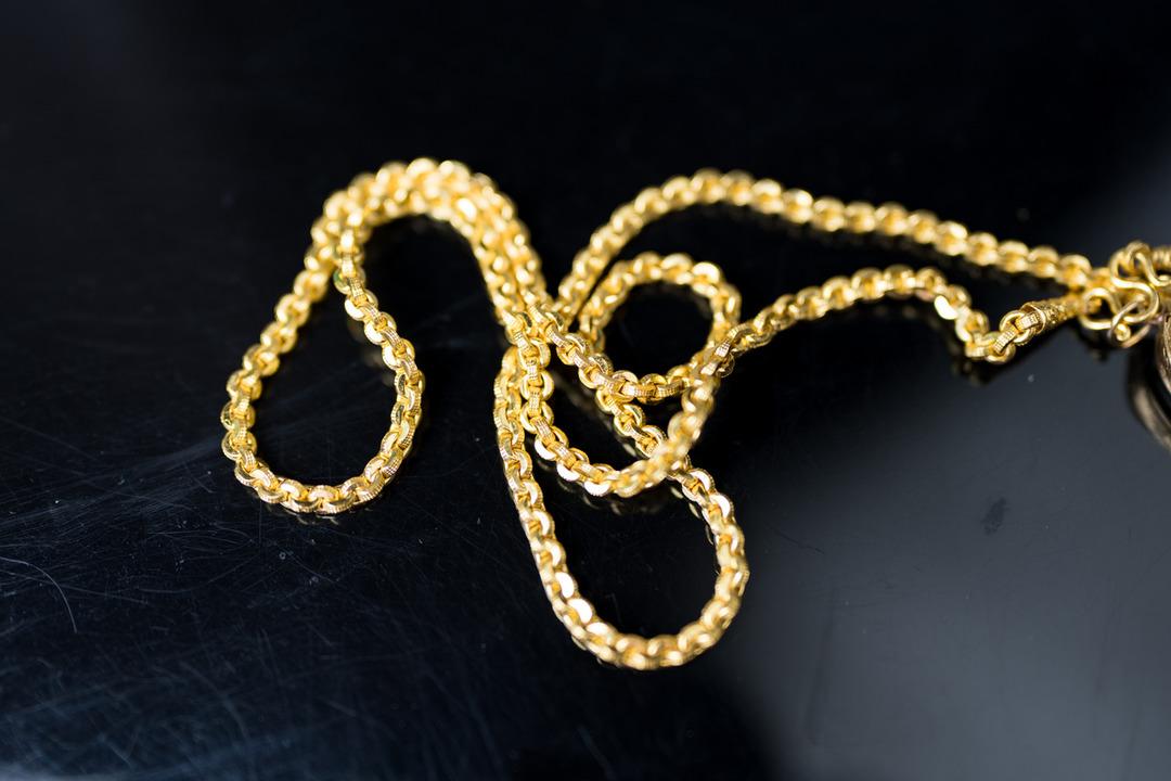 Hırsızlık için kuyumcuya girdi! 801 bin TL lik kolyeyi bakın nasıl çaldı!  1